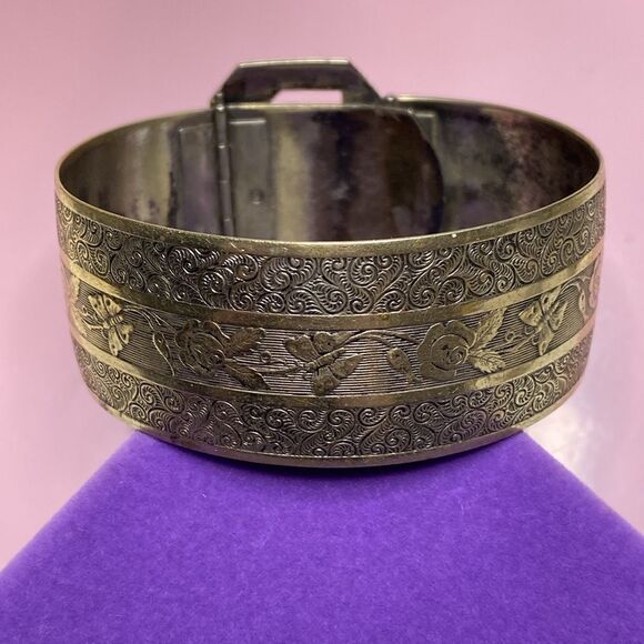💛 Antique Silver Plated Buckle Butterfly Flower Bracelet - Picture 2 of 6